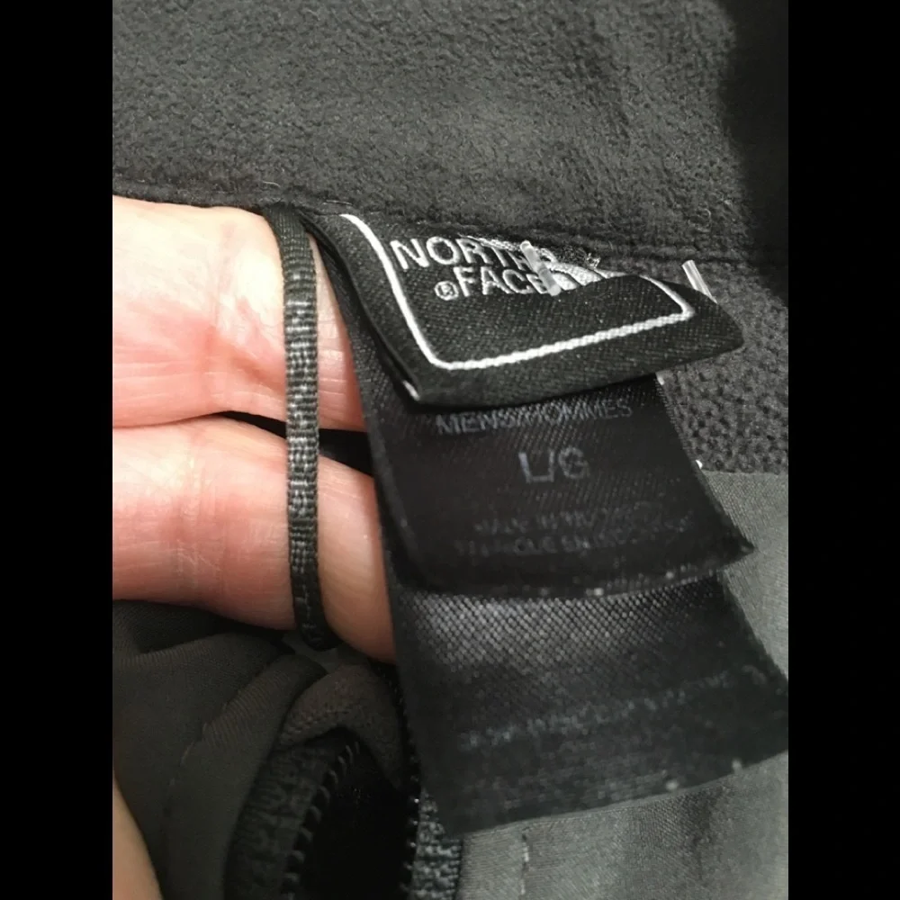 25. North Face Men’s Apex Bionic Doft Shell Jacket L